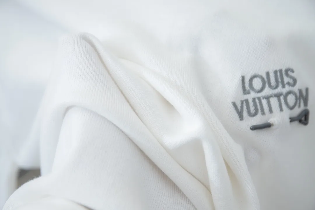 🅿️200 High Quality Lv 2025 Spring and Summer Pin🧷Short Sleeve Knitted Same as Official Website Customized Sweater Neck➕Front Chest Pin🧷Design High Density Imported Embroidery Custom Dyed Wool Yarn S M L XL